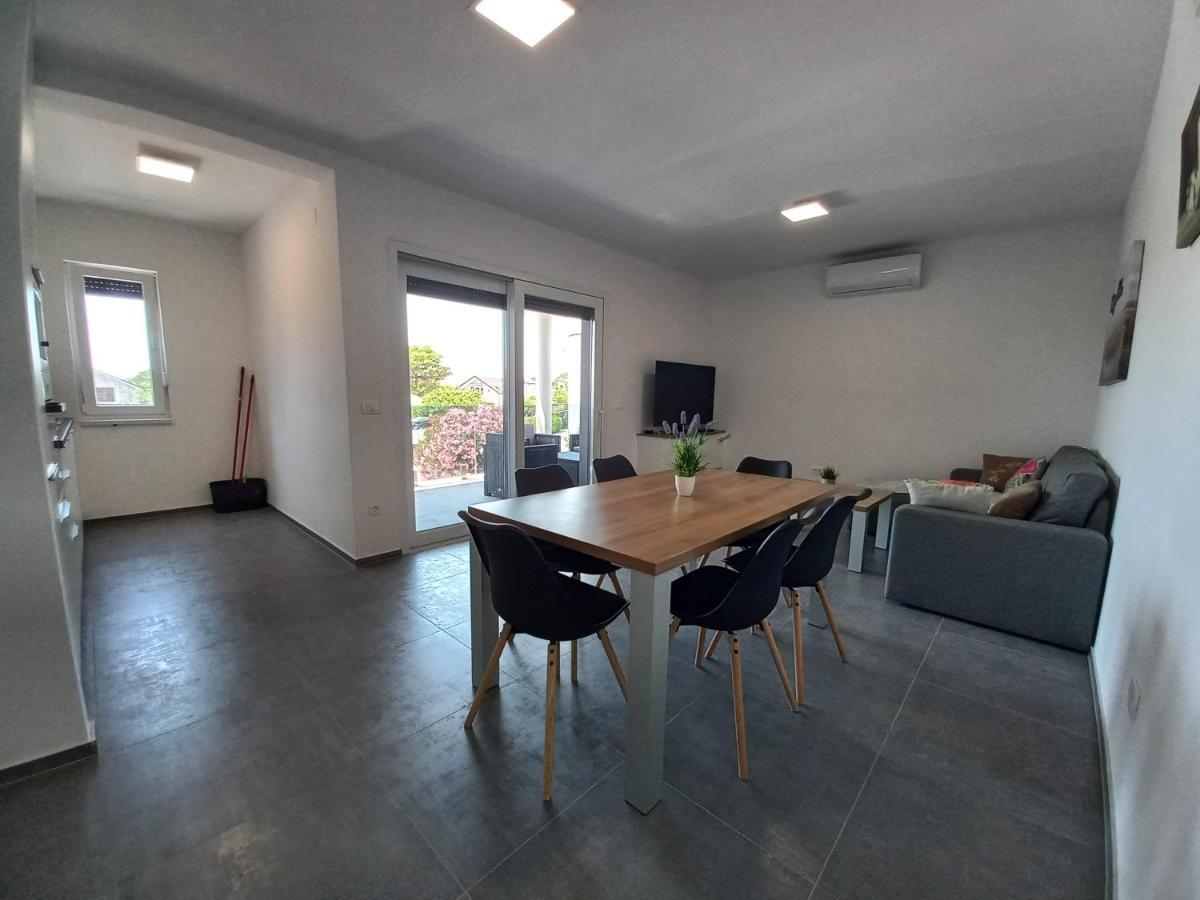Apartment Martina Vir Buitenkant foto