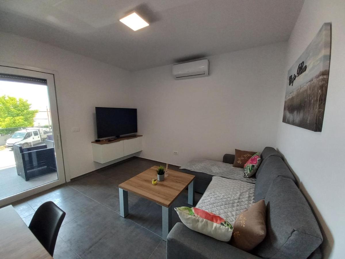 Apartment Martina Vir Buitenkant foto
