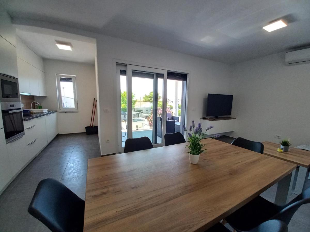 Apartment Martina Vir Buitenkant foto
